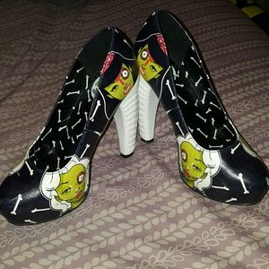 Too Fast Discontinued Zombie Girl Heels size 7