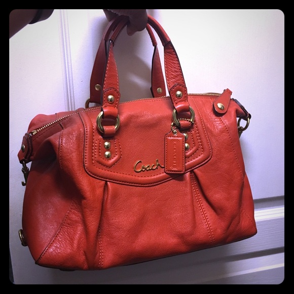 Coach Orange handbag. Perfect for Fall!