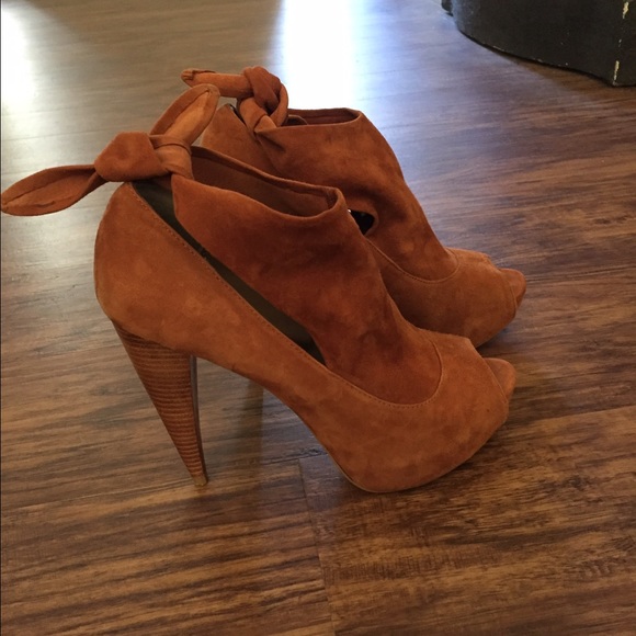 ❤️ Faux Suede Booties ❤️