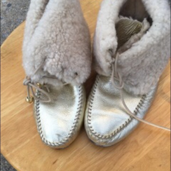 Fur cuffed moccasin