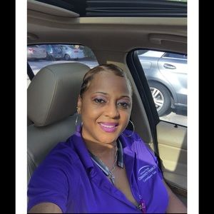 Meet your Posher, Dionne