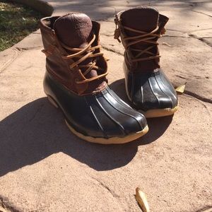 Too tight, wide feet 😊