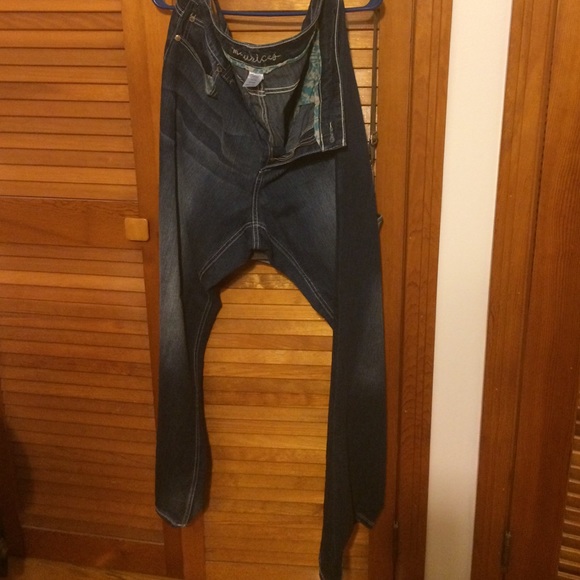 Maurices jeans