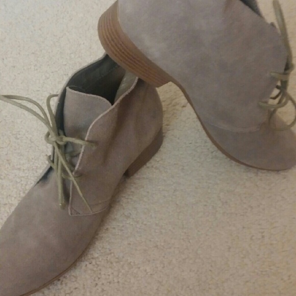 Mossimo Supply Co. Shoes - 🌼🌼Mossimo Suede shoes🌼🌼