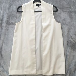 Cream sleeveless blazer