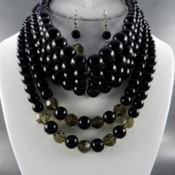Black Pearl Six Line Choker Set