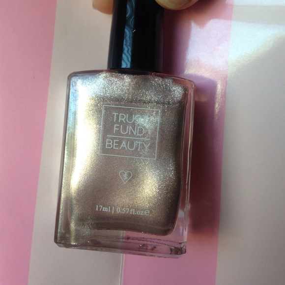 Other - Trust fund beauty polish in champagne socialite