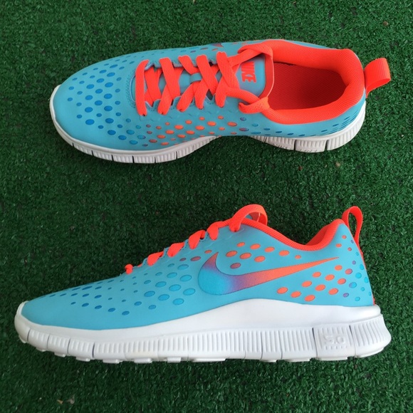 🚨FINAL PRICE🚨 Women's Nike free express sneakers - Picture 2 of 3