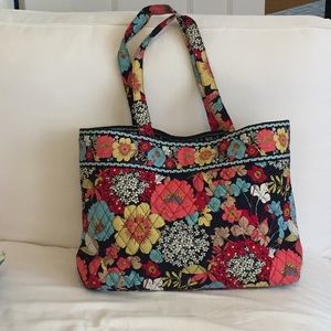 Very Bradley Happy Snails East West Tote