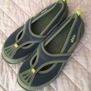 NWOT Ahnu Flats Sneakers Outdoor shoes
