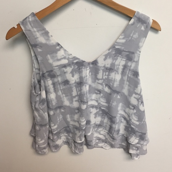 Flouncy cropped forever21 blouse - Picture 2 of 2