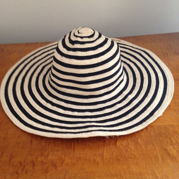 Hat - Picture 2 of 4