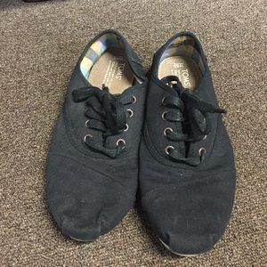 Toms Lace Up Shoes