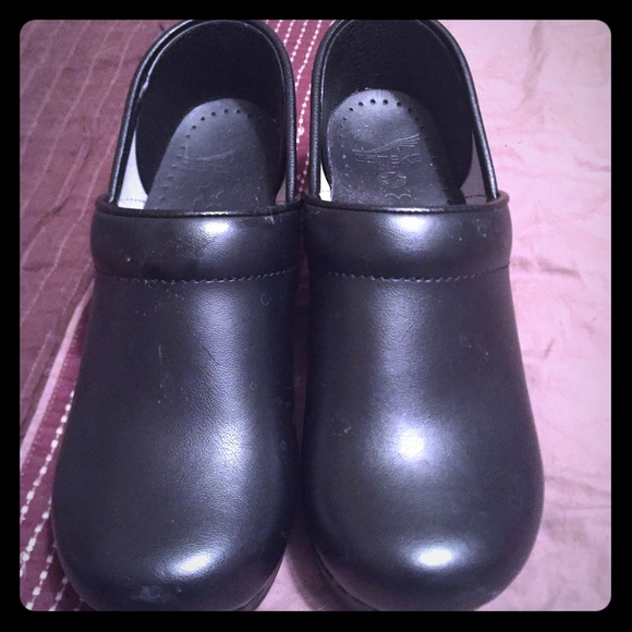 Dansko 38 wide