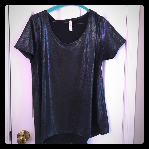 Super fun LulaRoe top for a night out!