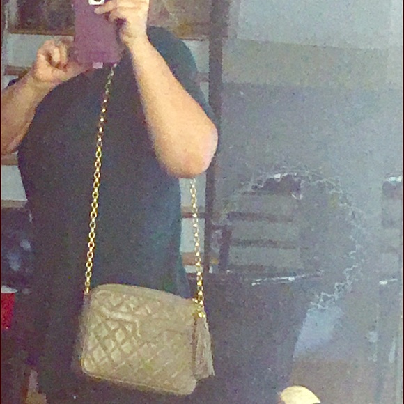 Pic of bag being worn and chain
