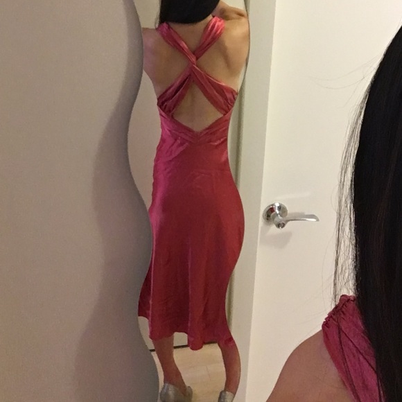 Low cut pink satin classy gala/cocktail dress - Picture 3 of 4