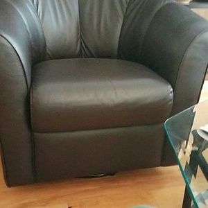 Meet your Posher, Phyllis