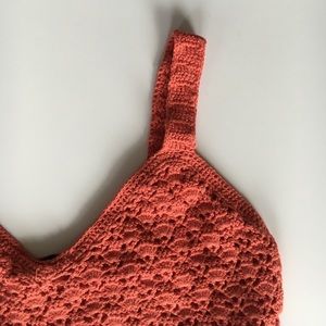 Forever 21 Tops - NWT ⭐️ Burnt Orange Crochet Crop Top Forever 21 Tops - NWT ⭐️ Burnt Orange Crochet Crop Top