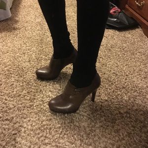 Short Worthington high heel boots