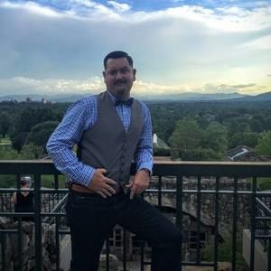 Meet your Posher, Casey