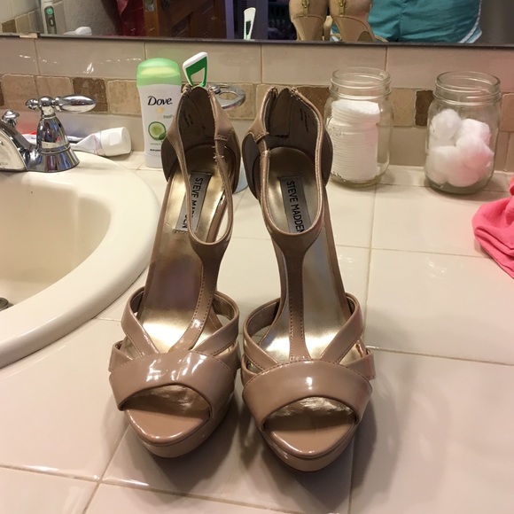 Steve Madden nude heels