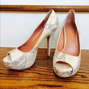 Vince camuto platform pumps