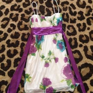 Homecoming or wedding dress