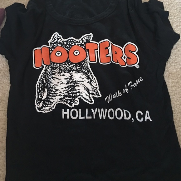 Hooter's shirt