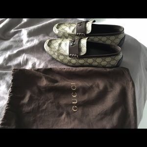 13 size Gucci Loafers. Men