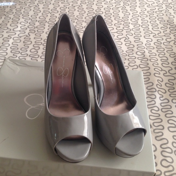 Jessica Simpson open toes pump