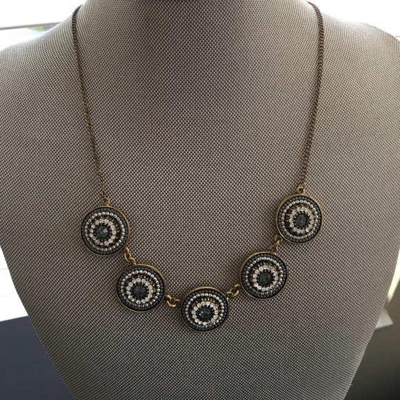 🌟NWOT🌟 Grey Ombré Beaded and Crystal Neckalce