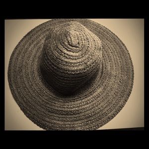 wide brimmed hat