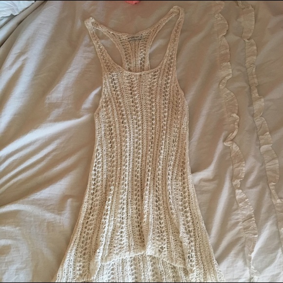 A & F white top