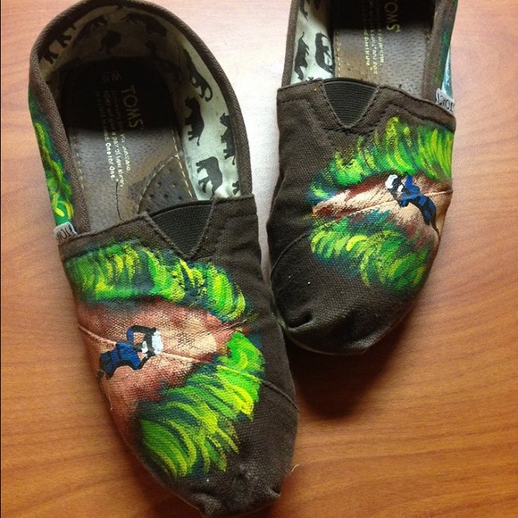 Haiti Artist Collective Toms
