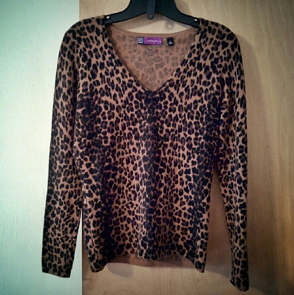 Saks 100% Cashmere leopard print sweater