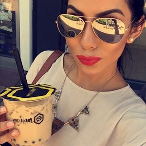 Meet your Posher, Marina