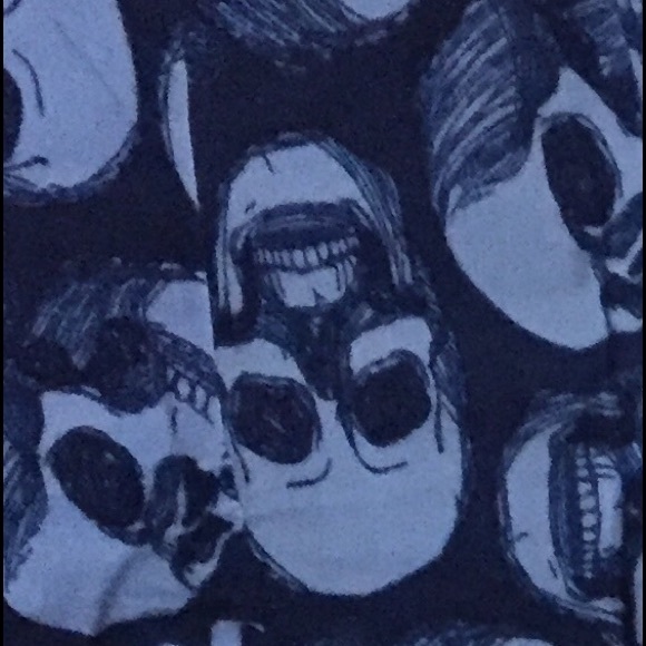 BNWT Lularoe blue stretched skull leggings