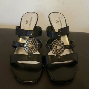 AK Anne Klein iFlex Mule