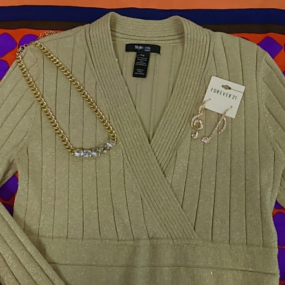 Style&co Sparkles Sweater Top Sz. PM - Picture 2 of 3