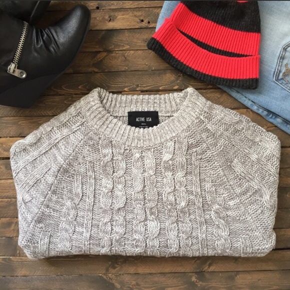 Cable Knit Crew Sweater - Picture 3 of 4