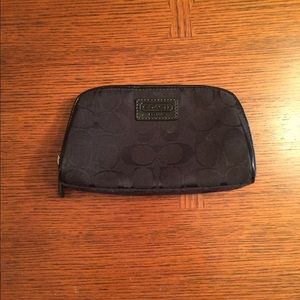 AUTHENTIC SIGNATURE COACH MAKEUP BAG