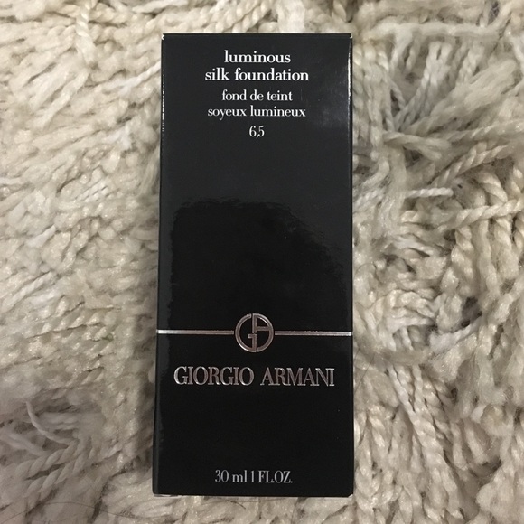 Giorgio Armani Luminous Silk Foundation 6.5