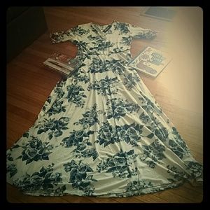 Agnes & Dora XL rose print Austen (maxi) dress