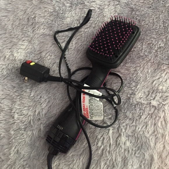 Revlon blow dryer brush used once