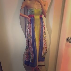 Beautiful print strapless party holiday dress