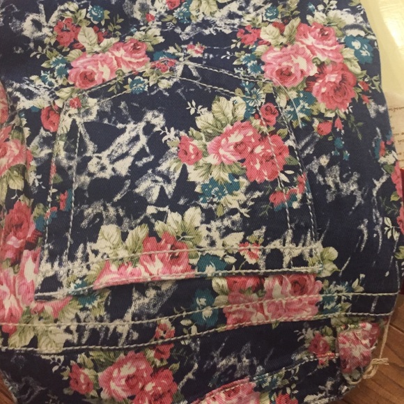 Floral pattern, seven jeans, petite size 12 NWT - Picture 1 of 3