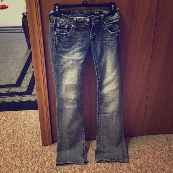 Buckle jeans