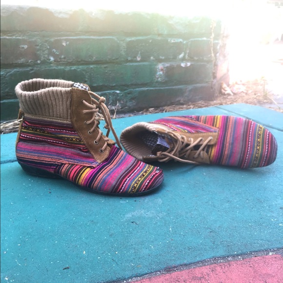 Multicolored Hi- top boots