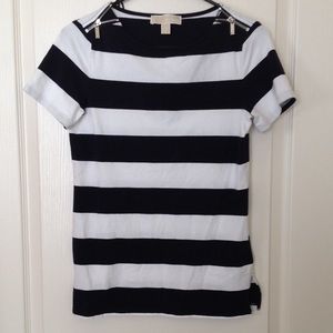 Michael Kors tee size XS